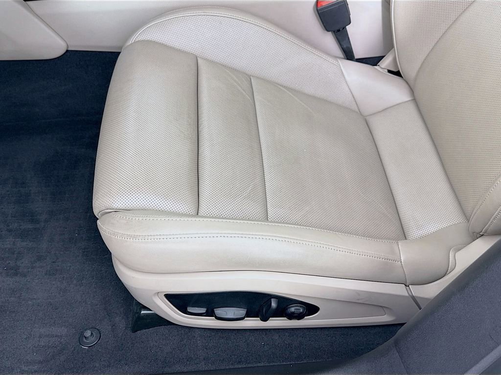 Certified 2024 Porsche Taycan image 14