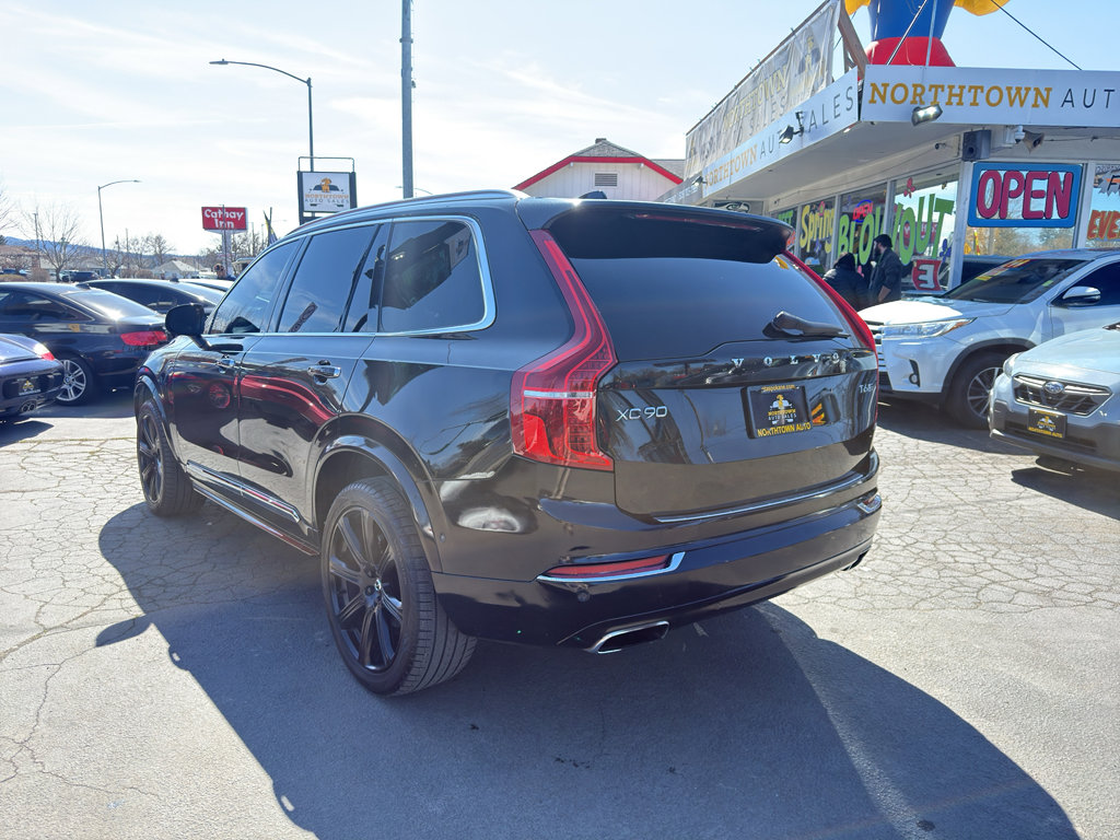 Used 2016 Volvo XC90 T6 Inscription w/ Vision Package image 4