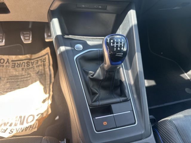 Used 2022 Volkswagen Golf R image 15