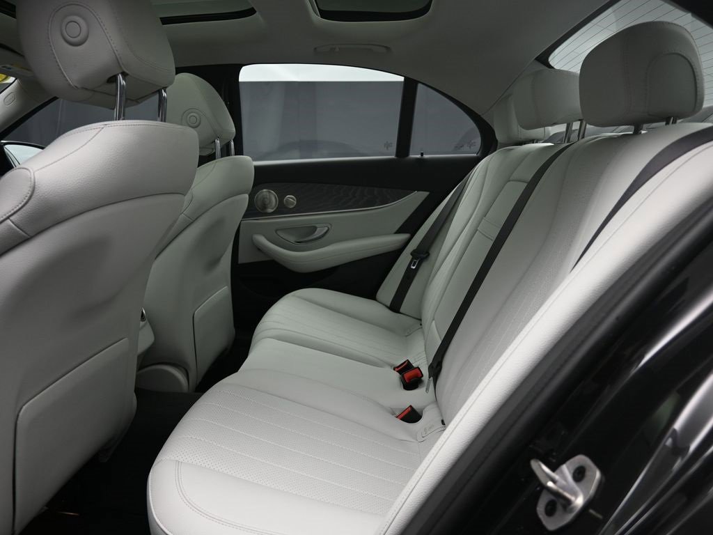 Used 2023 Mercedes-Benz E 350 Sedan image 21
