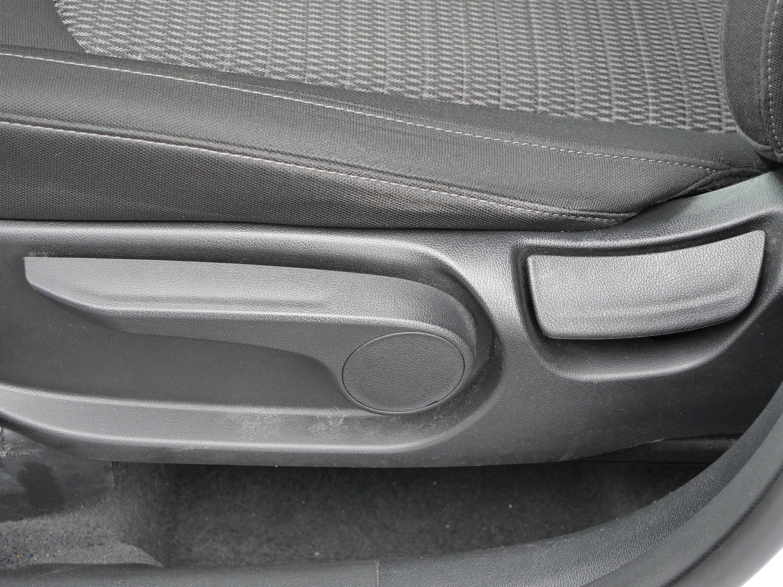 Used 2023 Kia Sorento LX image 20