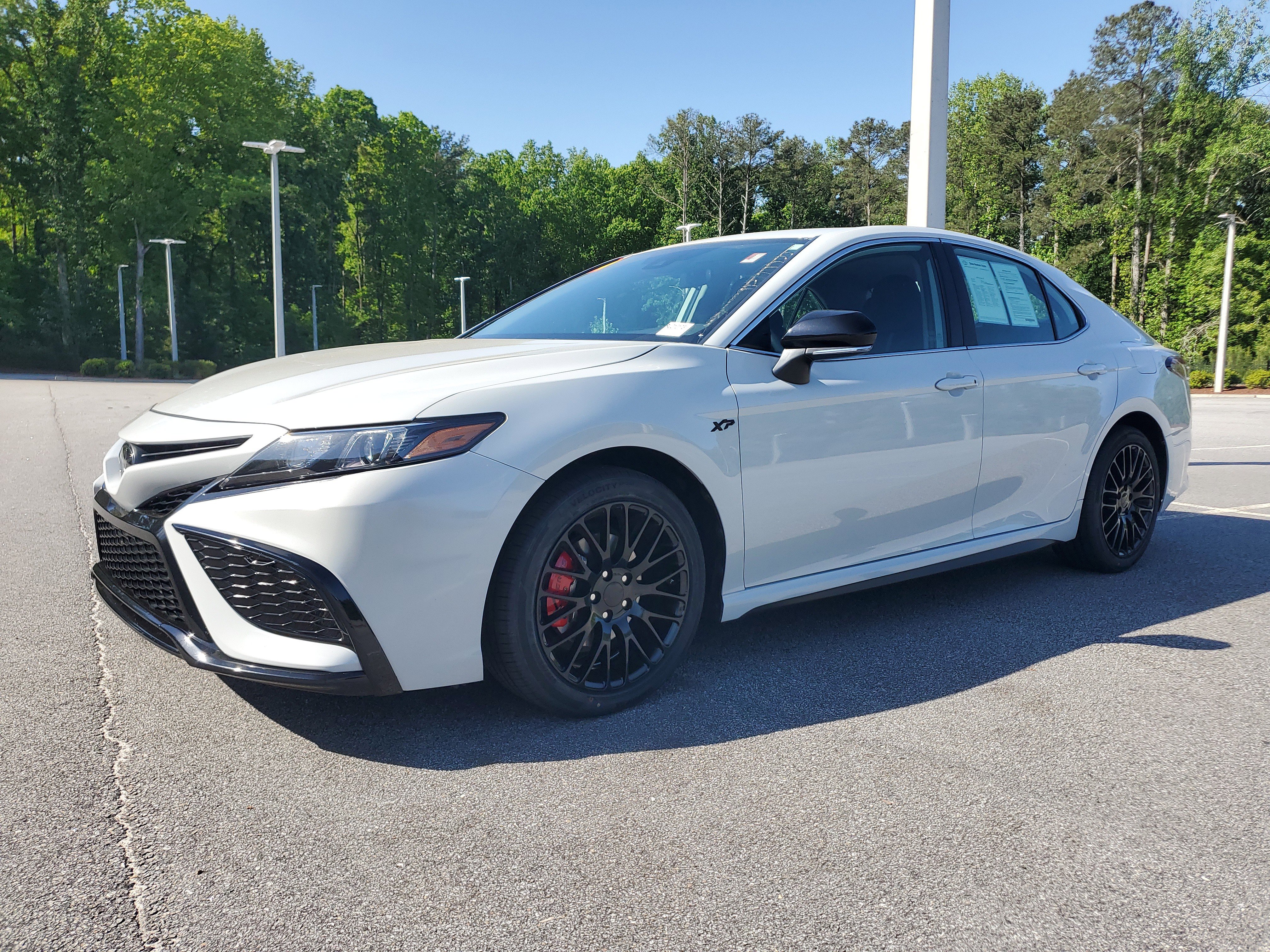 Used 2024 Toyota Camry SE image 3
