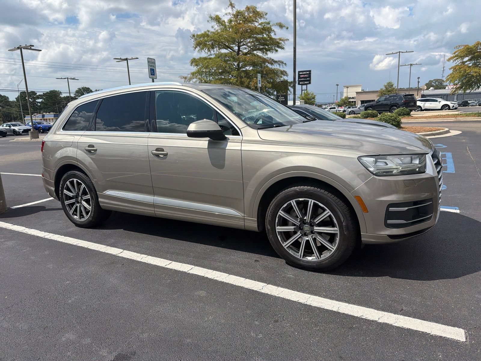 Used 2017 Audi Q7 3.0T Premium Plus w/ Premium Plus Package AWD/4WD image 9