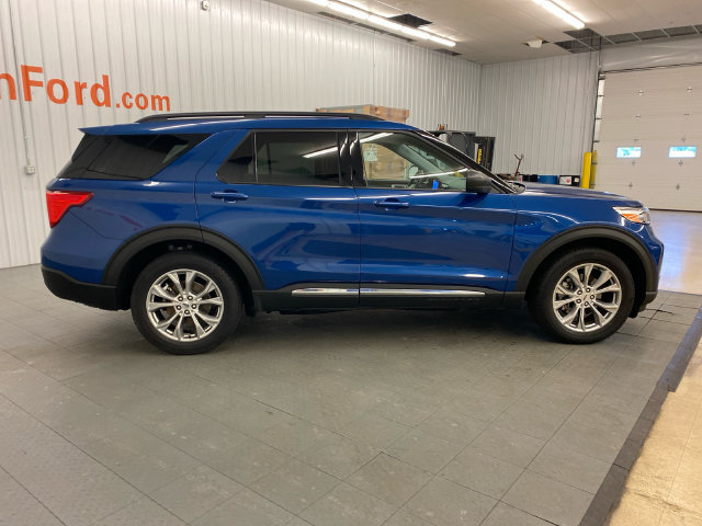 Used 2021 Ford Explorer XLT w/ Equipment Group 202A AWD/4WD image 16