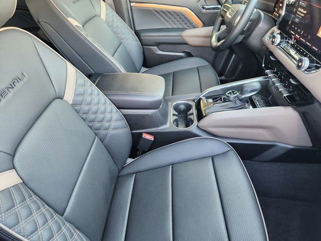 Used 2024 GMC Canyon Denali image 19