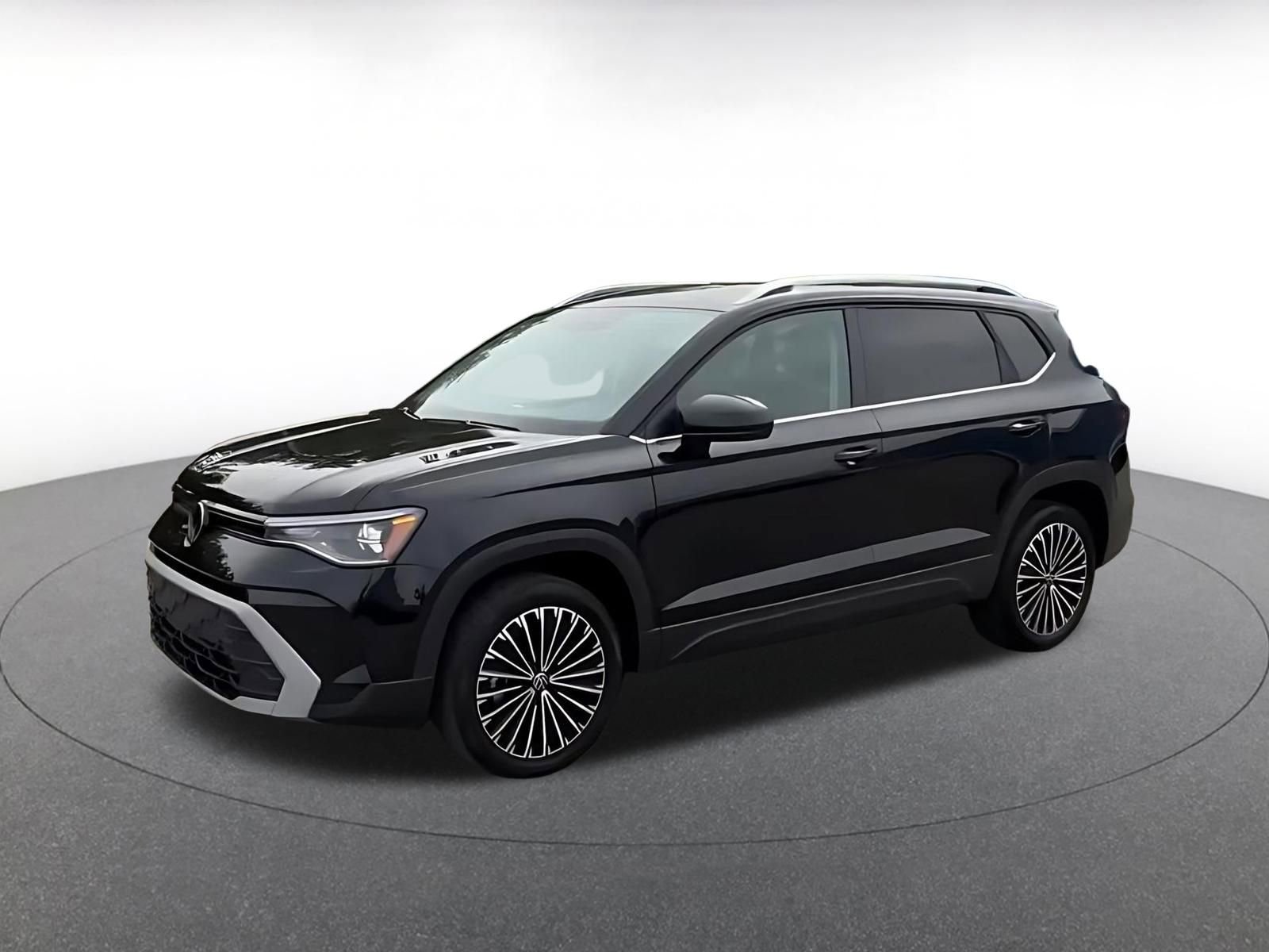 Used 2025 Volkswagen Taos SE FWD image 8