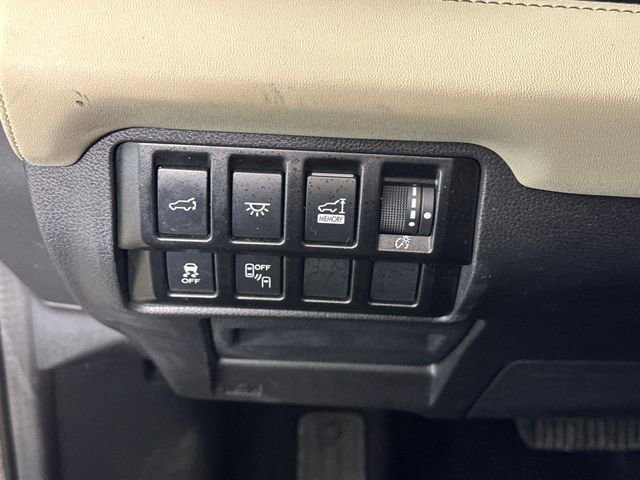 Used 2022 Subaru Ascent Limited w/ Technology Package AWD/4WD image 19