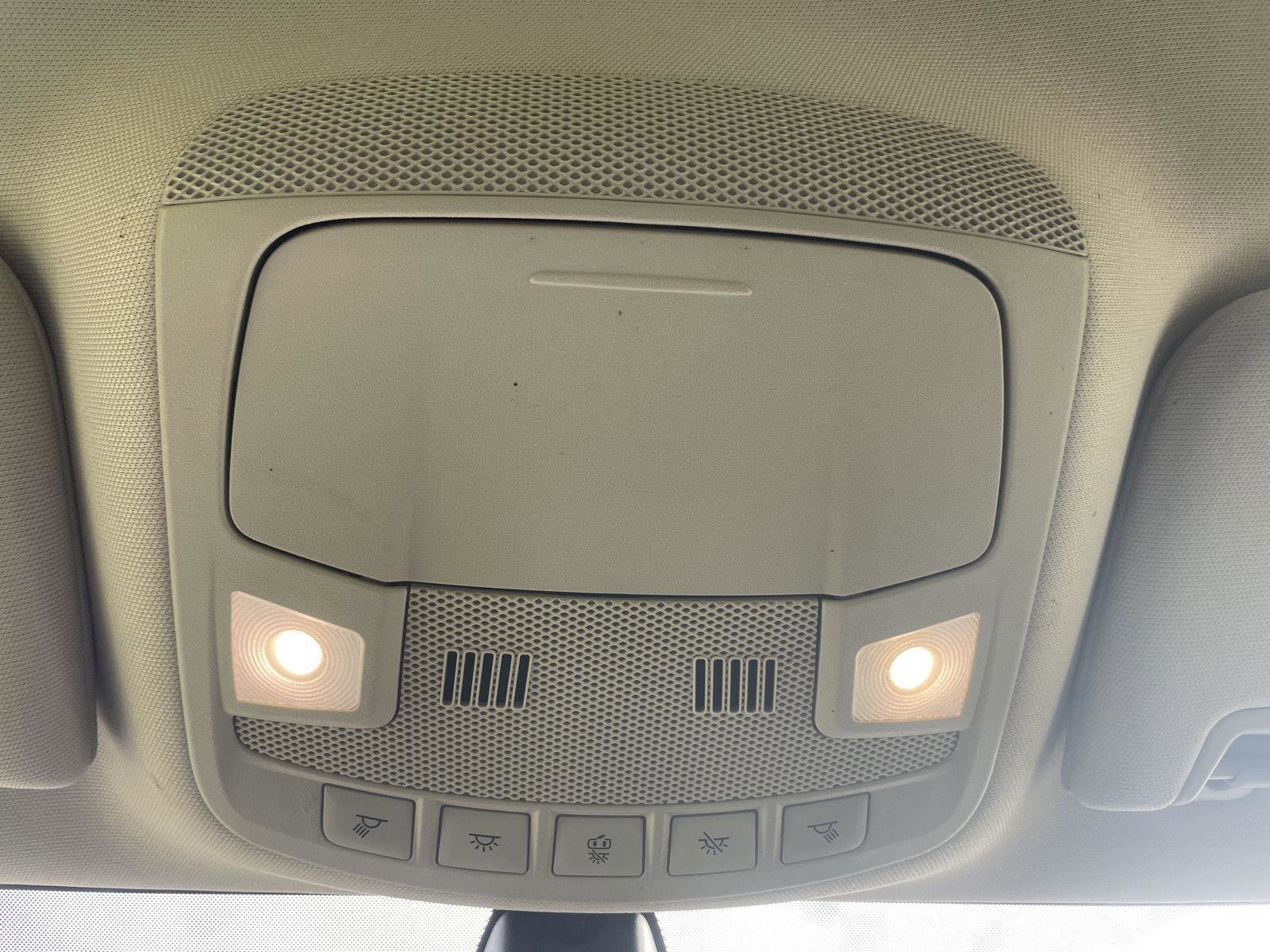 Used 2020 Ford Fusion SE image 22