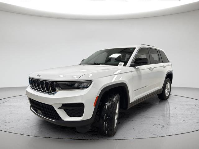 Used 2024 Jeep Grand Cherokee Laredo X image 31