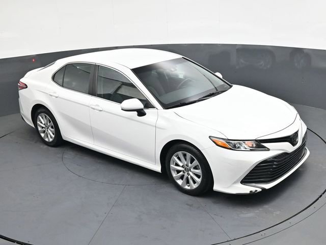 Used 2018 Toyota Camry LE FWD image 18