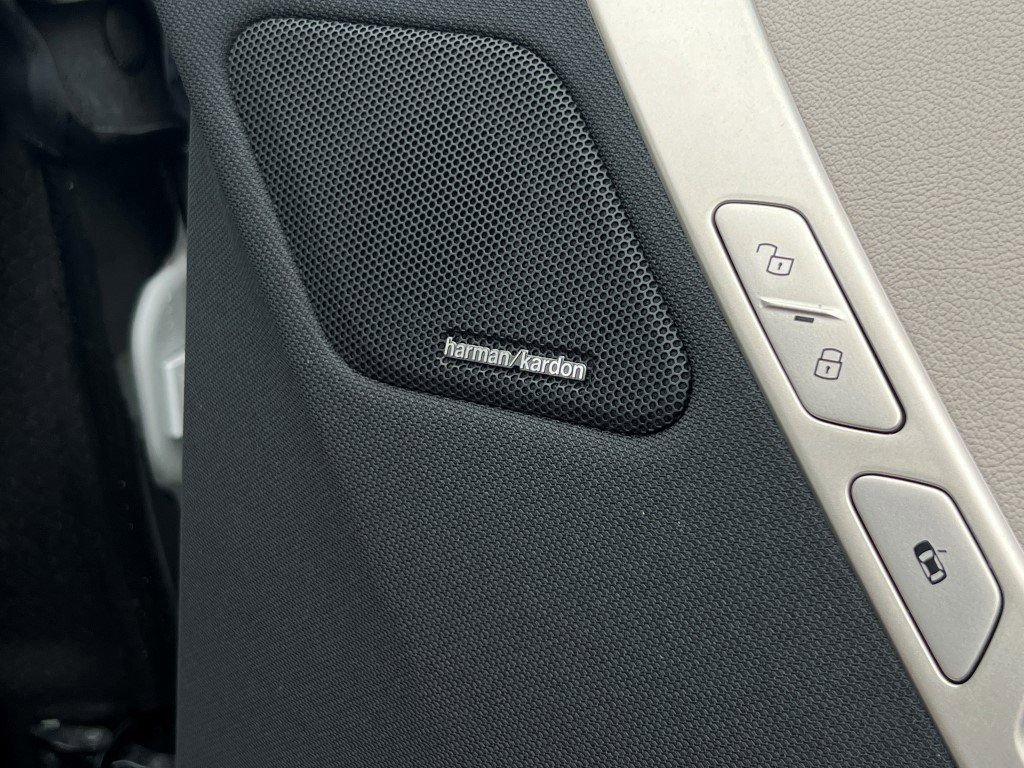 Used 2022 BMW iX xDrive50 w/ Convenience Package image 14