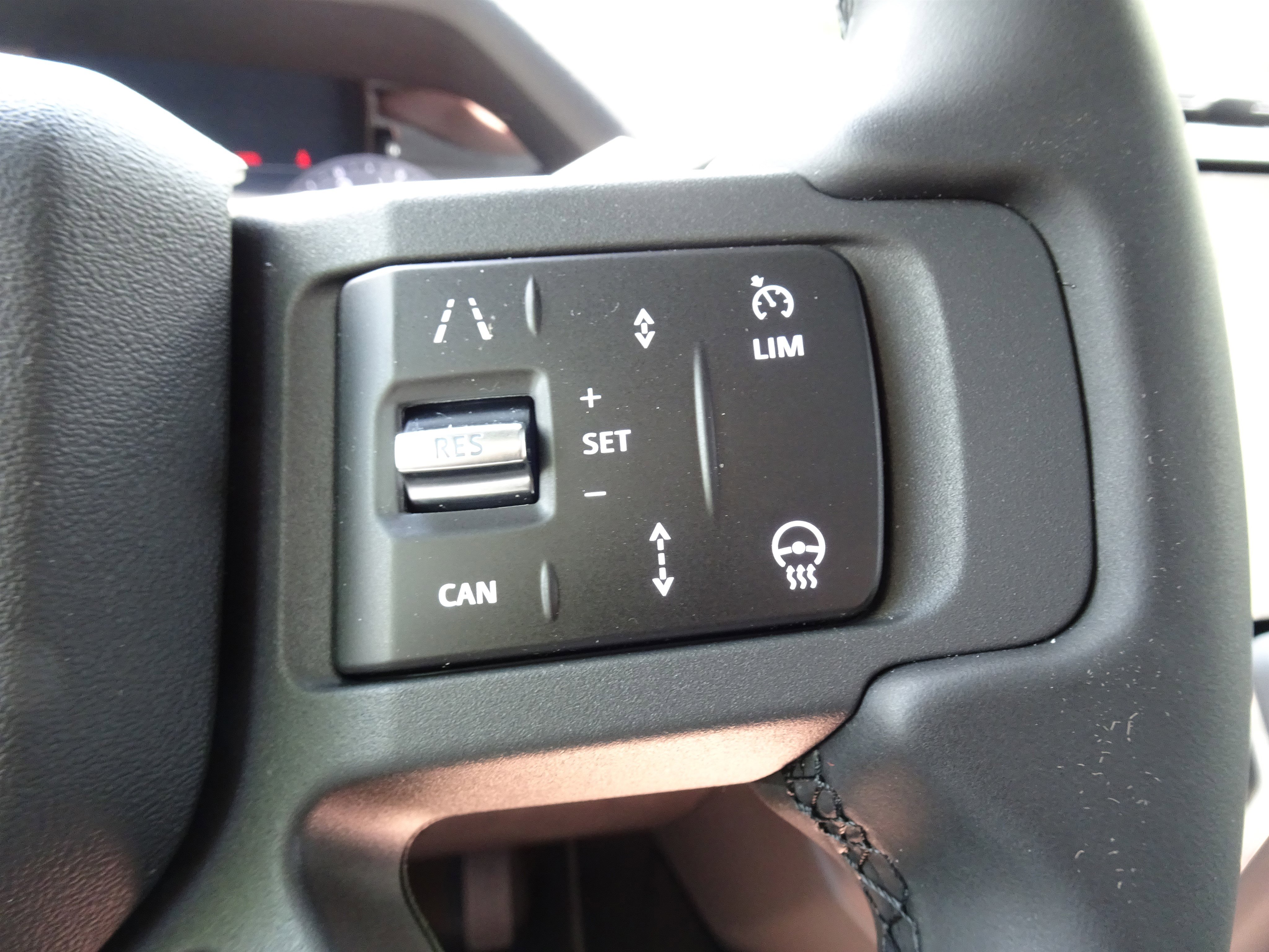 New 2026 Land Rover Defender 110 X-Dynamic SE AWD/4WD image 28