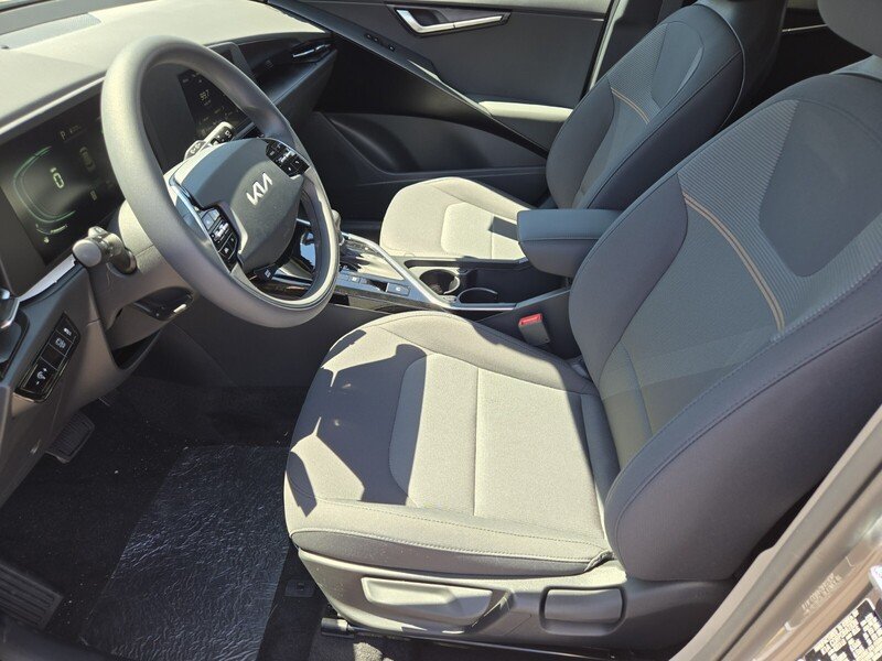 New 2026 Kia Niro LX FWD image 6
