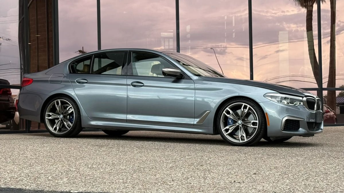 Used 2020 BMW M550i xDrive w/ Executive Package AWD/4WD image 16