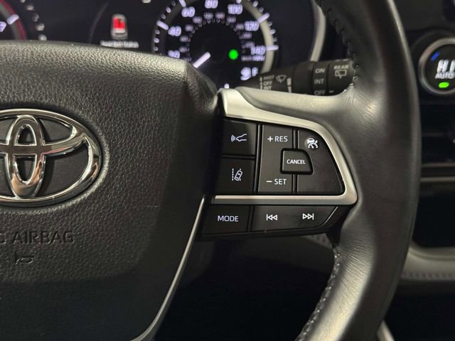 Used 2023 Toyota Highlander XLE image 18