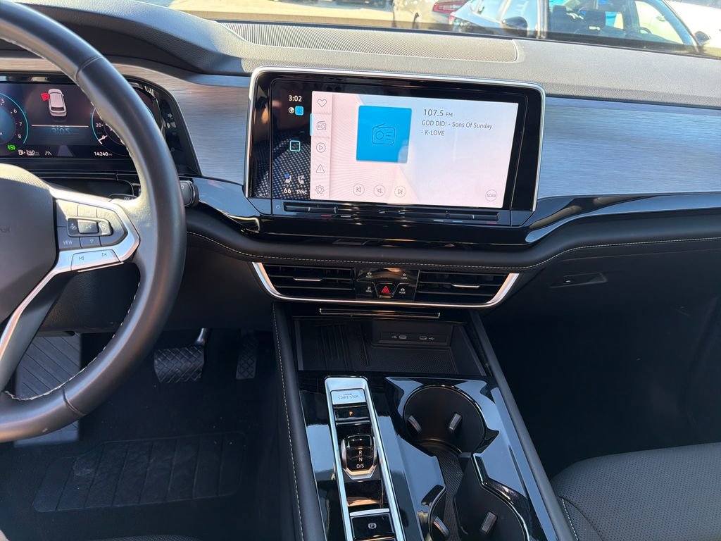 Used 2025 Volkswagen Atlas Cross Sport SE image 19