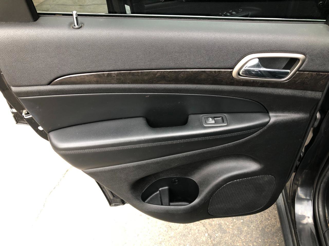 Used 2012 Jeep Grand Cherokee Altitude image 27