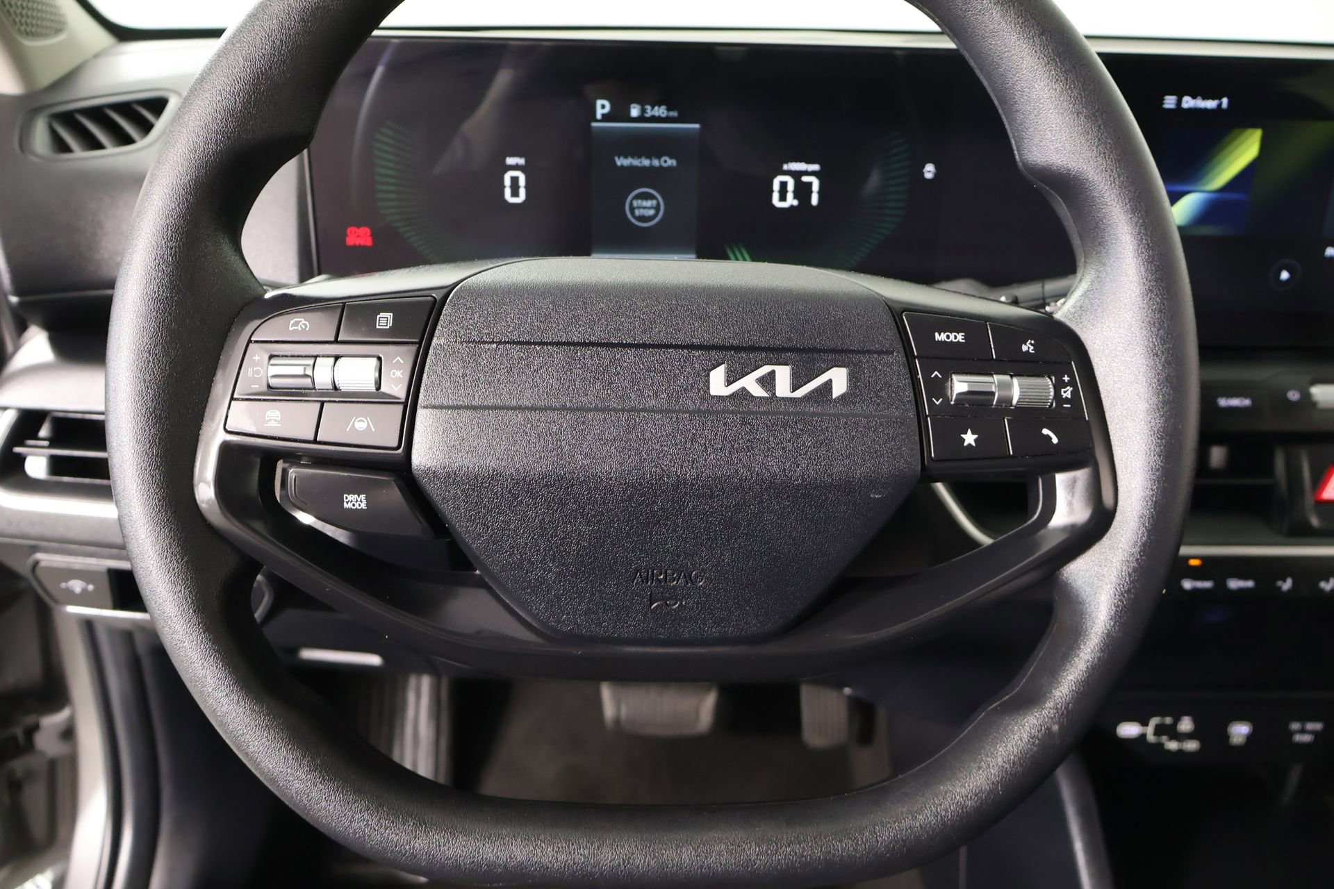 Used 2025 Kia K4 FWD image 3