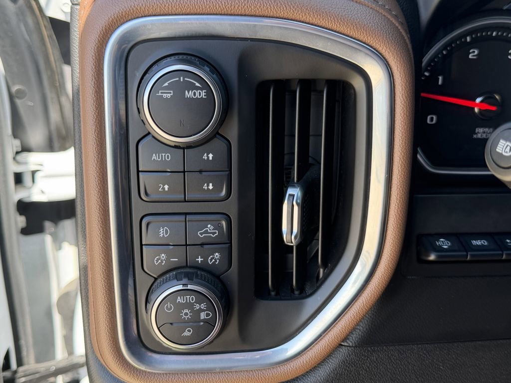 Used 2021 Chevrolet Silverado 2500 High Country w/ Z71 Off-Road Package image 29