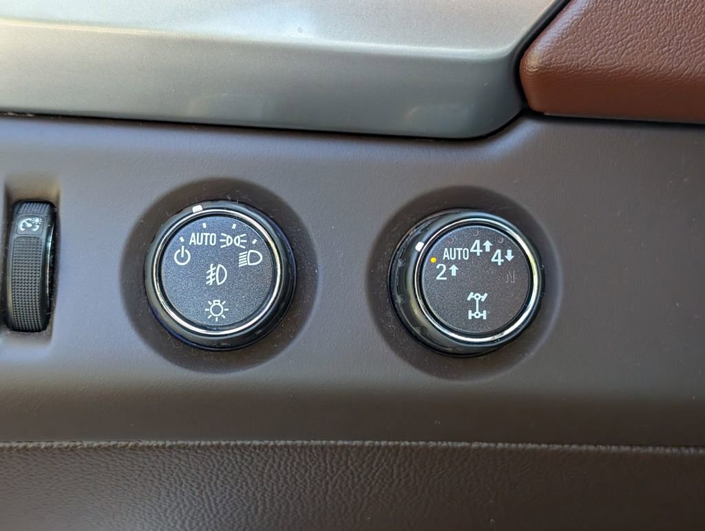 Used 2017 Chevrolet Suburban Premier image 36