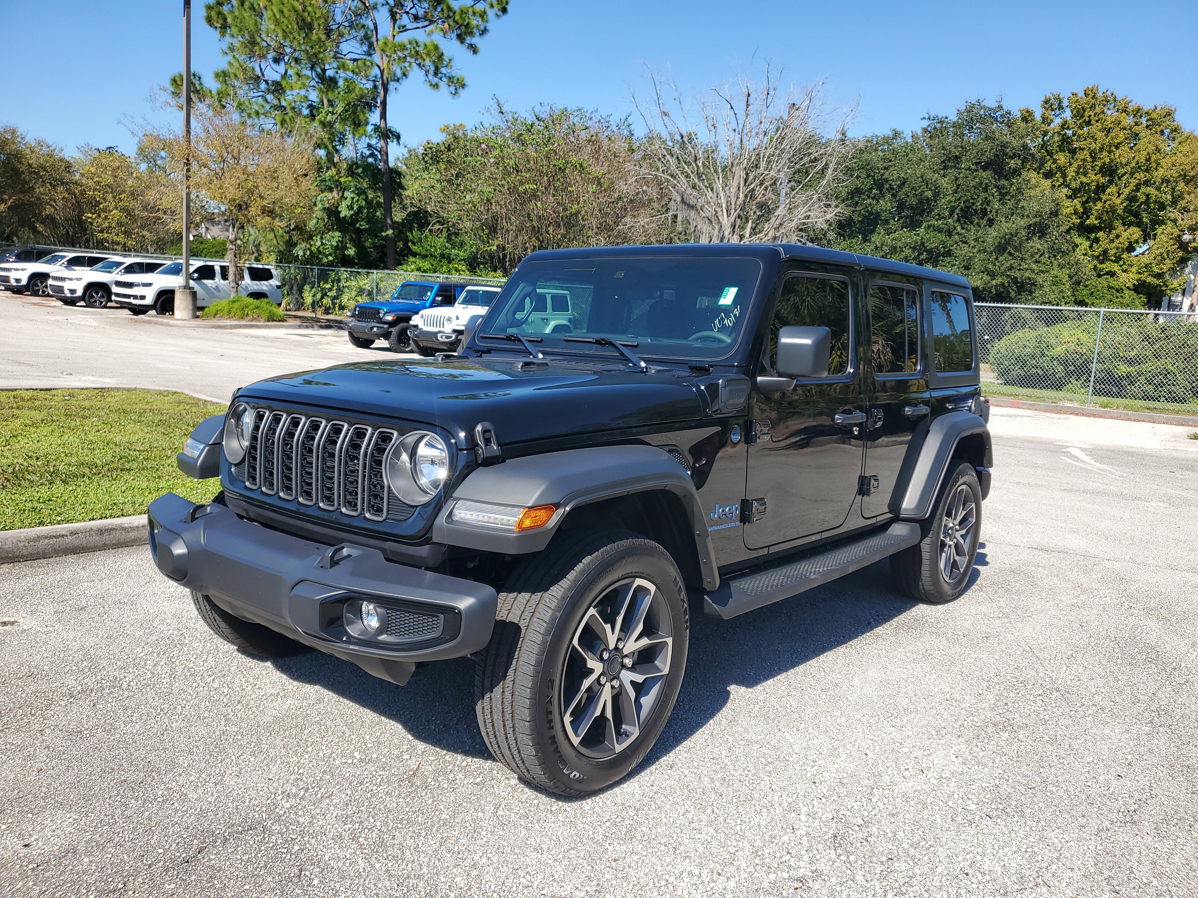 Used 2025 Jeep Wrangler Sport S w/ Convenience Group image 3