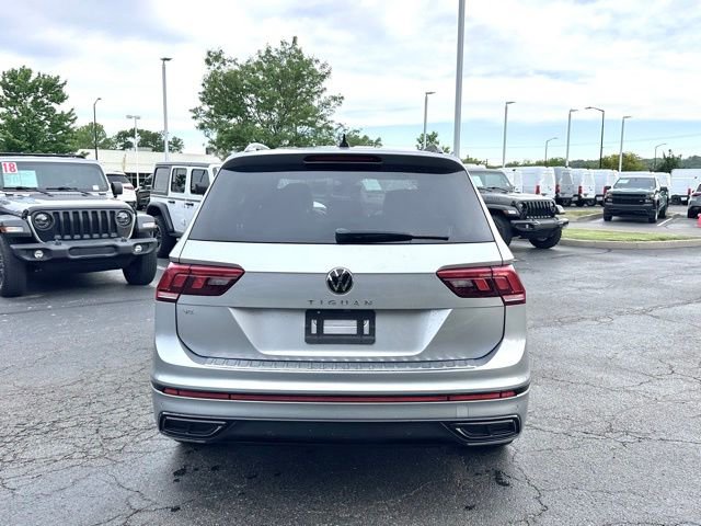 Used 2023 Volkswagen Tiguan SE R-Line FWD image 8
