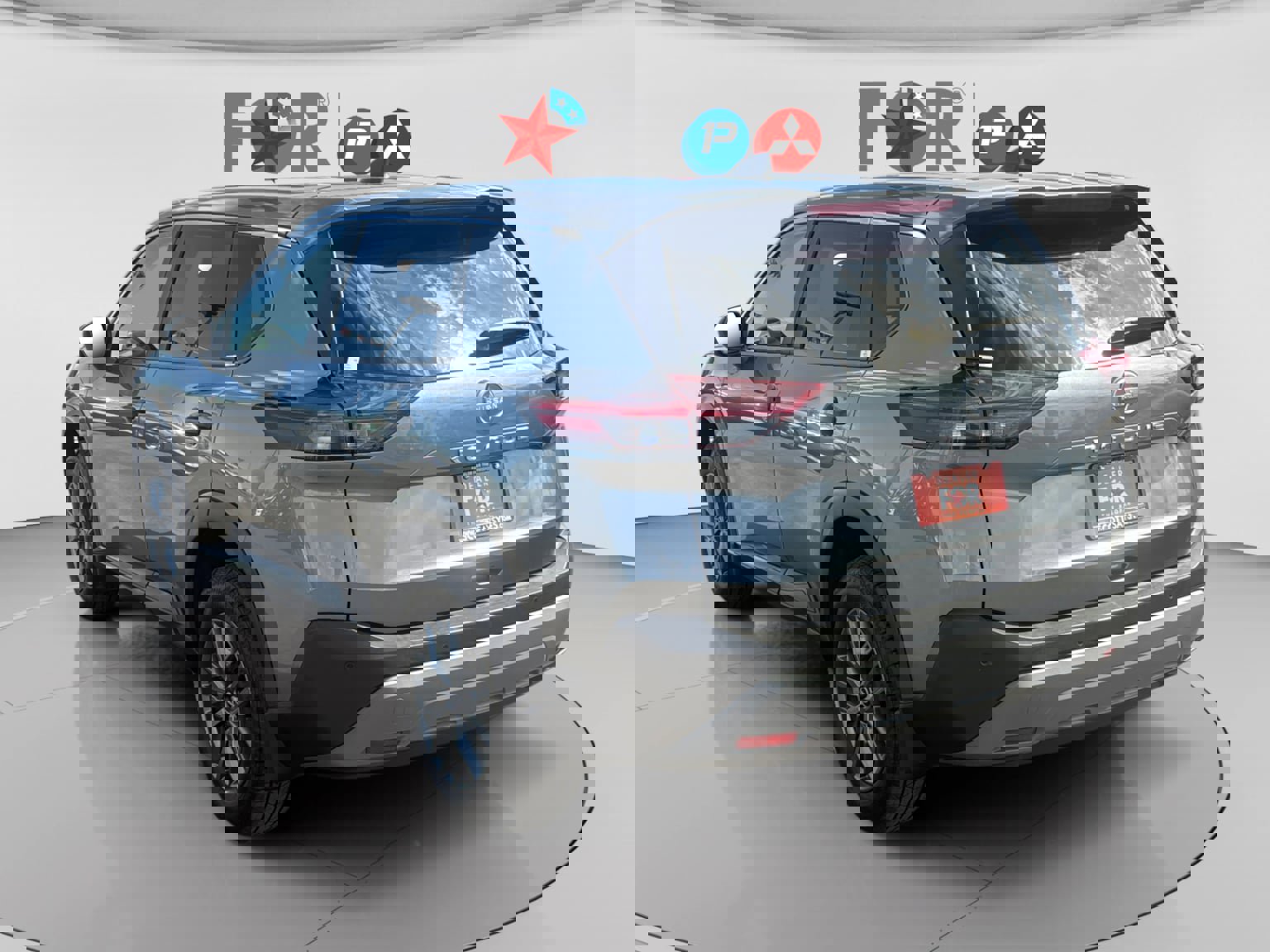 Used 2023 Nissan Rogue S image 3