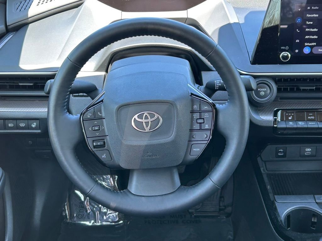 Used 2025 Toyota Prius XLE FWD image 38