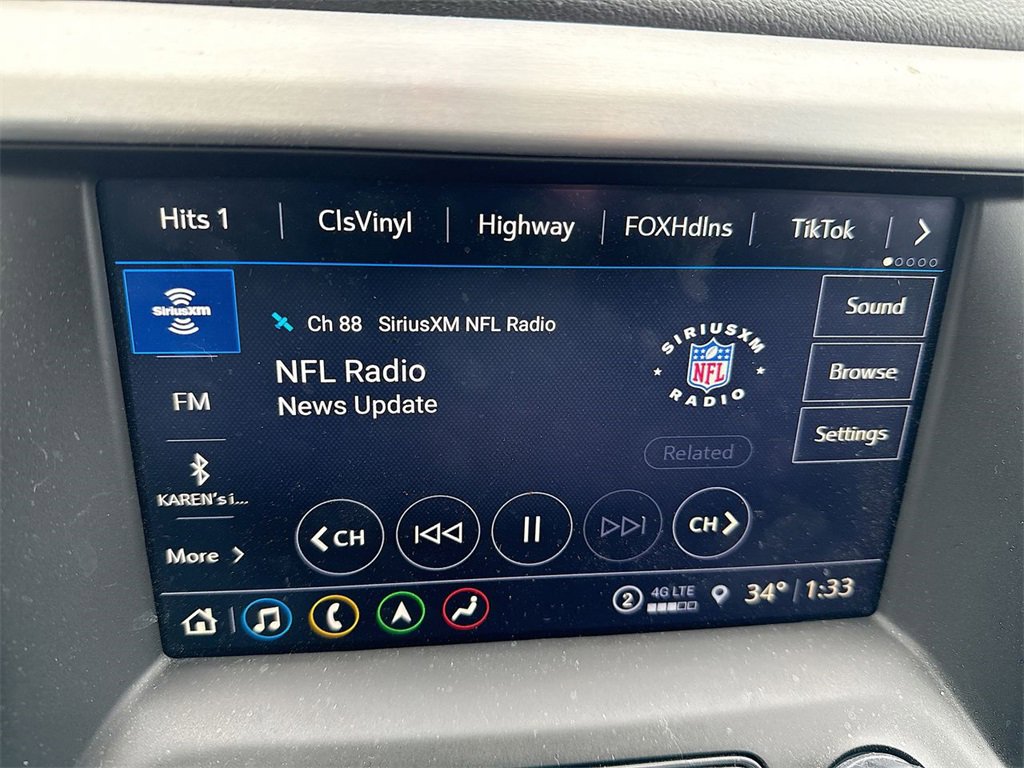 Used 2023 GMC Acadia SLT w/ Elevation Edition image 16