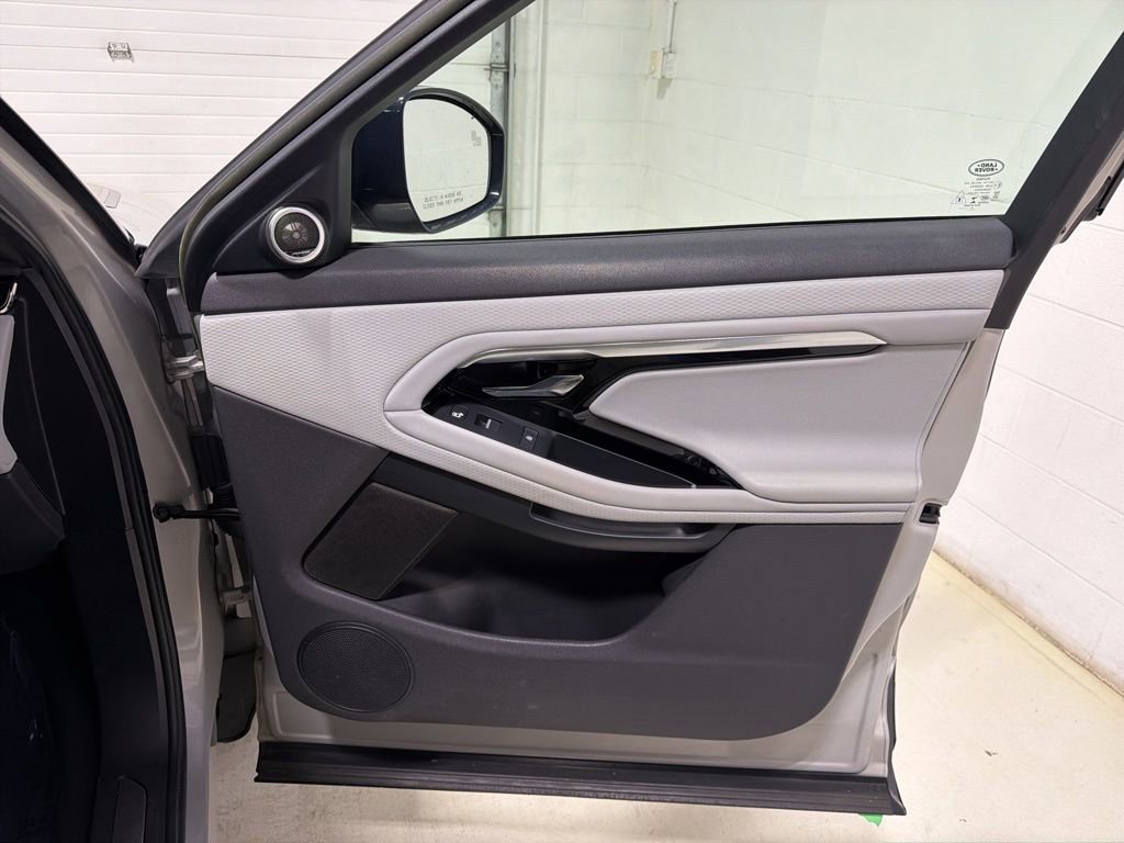 Used 2022 Land Rover Range Rover Evoque R-Dynamic S image 30