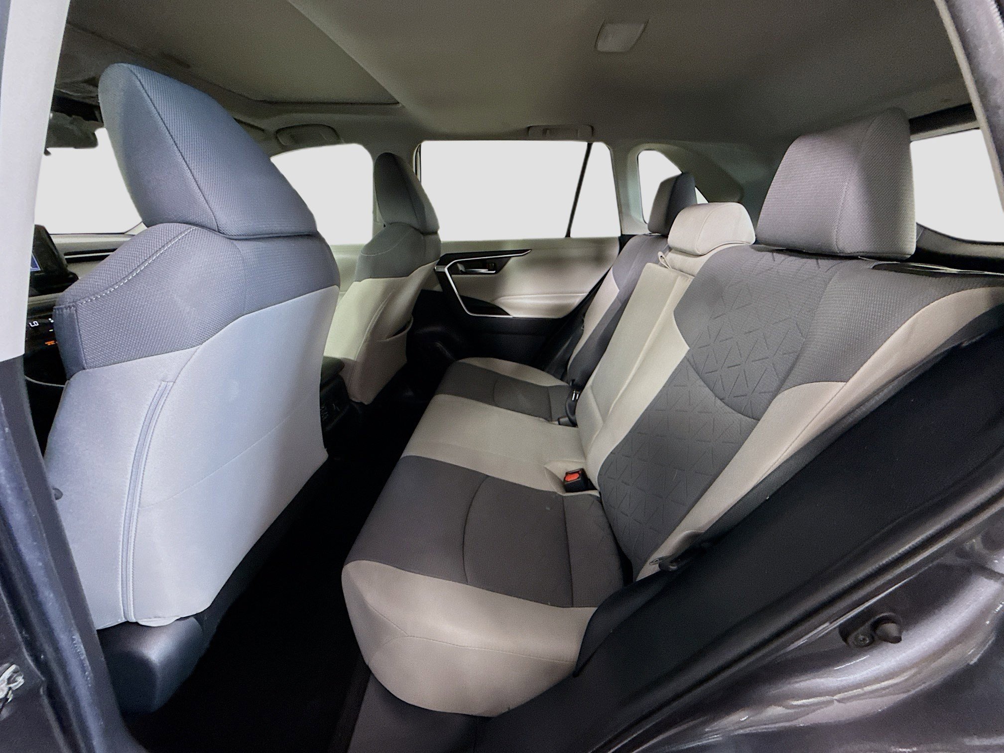 Used 2022 Toyota RAV4 XLE image 25