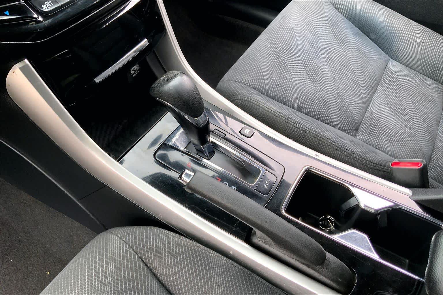 Used 2017 Honda Accord Hybrid Sedan image 17