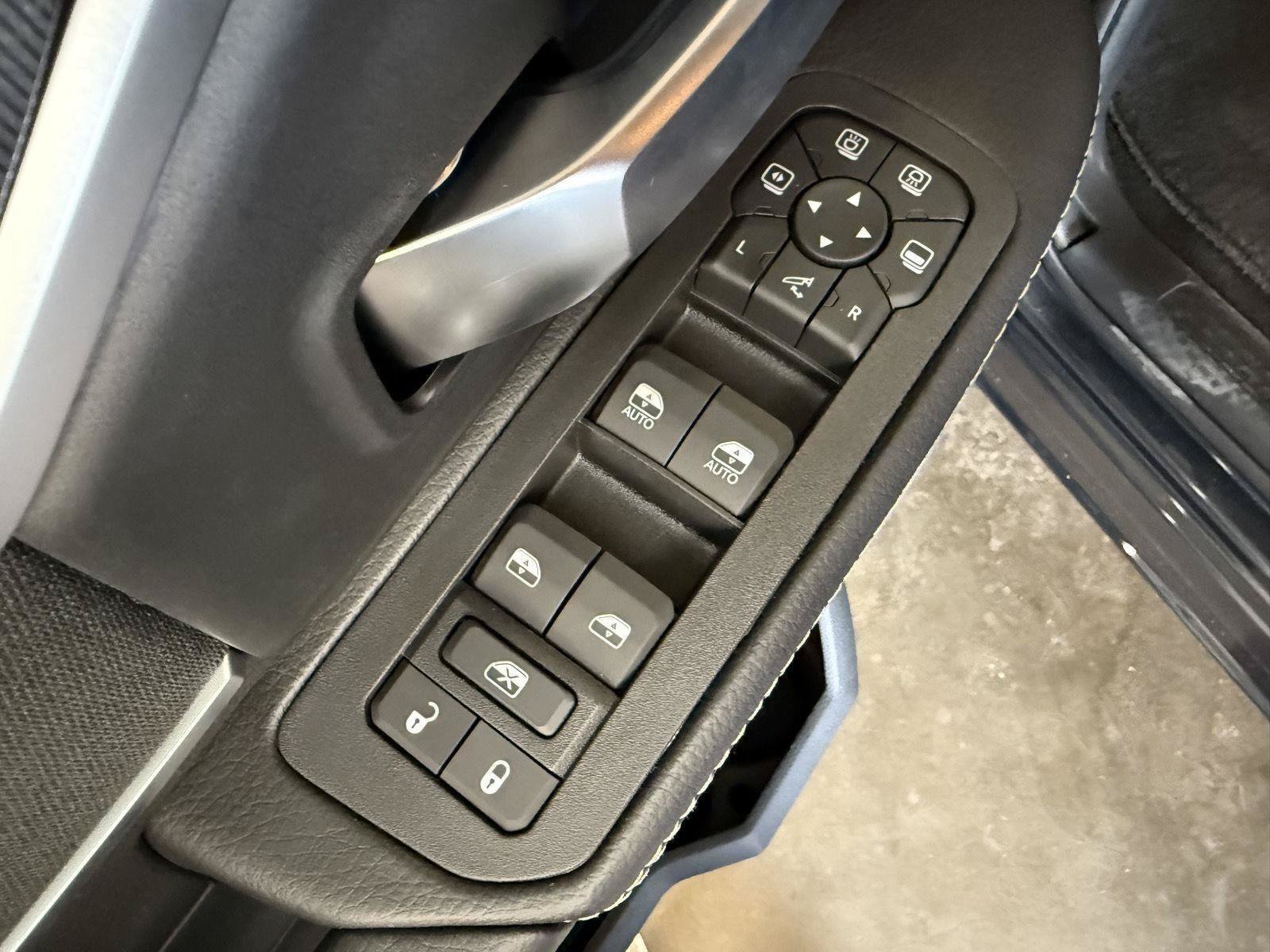 New 2026 RAM 2500 Big Horn AWD/4WD image 25