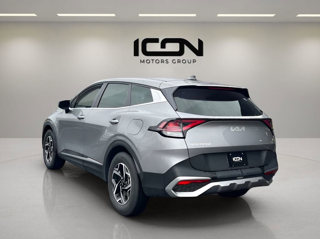 Used 2025 Kia Sportage LX image 3