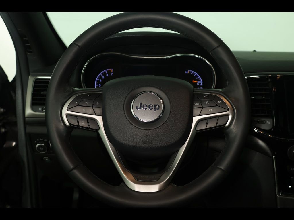 Used 2020 Jeep Grand Cherokee Laredo w/ 18" Wheel & 8.4" Radio Group image 23