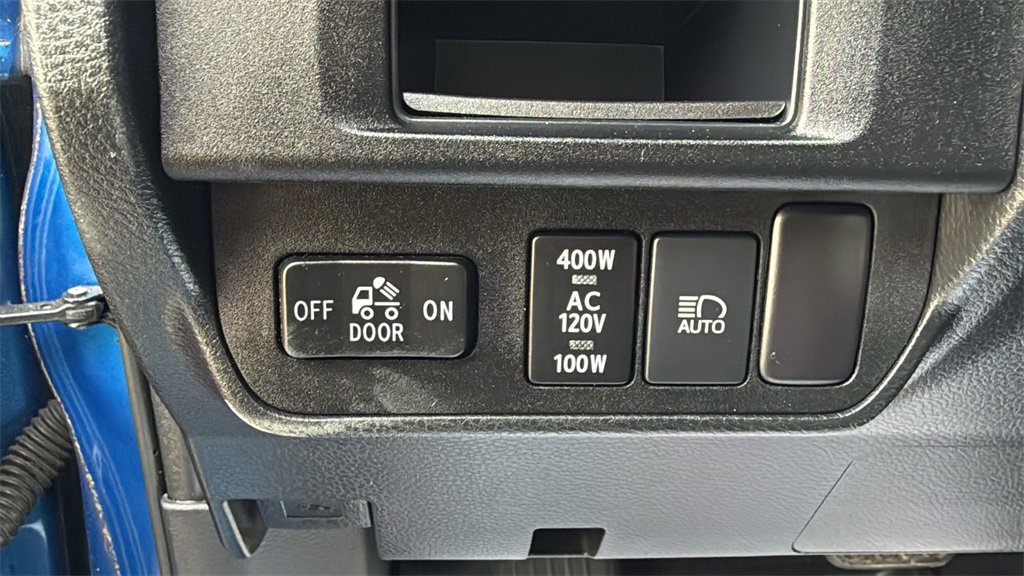 Used 2018 Toyota Tacoma TRD Sport image 19