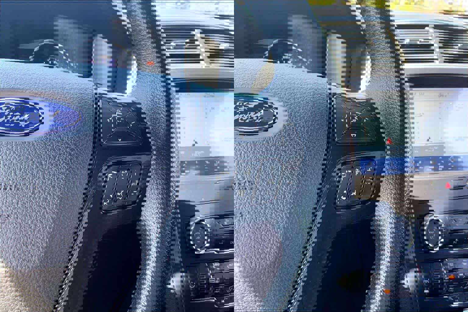 Used 2018 Ford Explorer XLT w/ Equipment Group 201A image 25