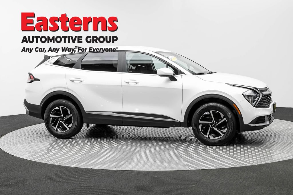 Used 2023 Kia Sportage LX AWD/4WD image 4