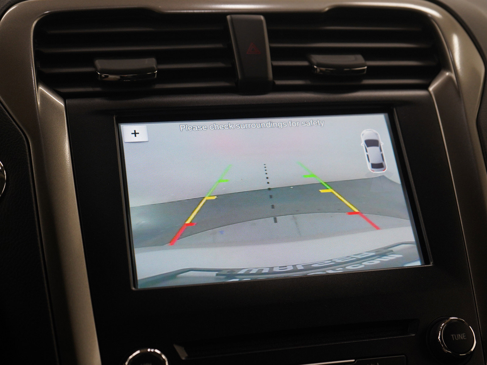 Used 2017 Ford Fusion SE w/ Fusion SE Technology Package image 26