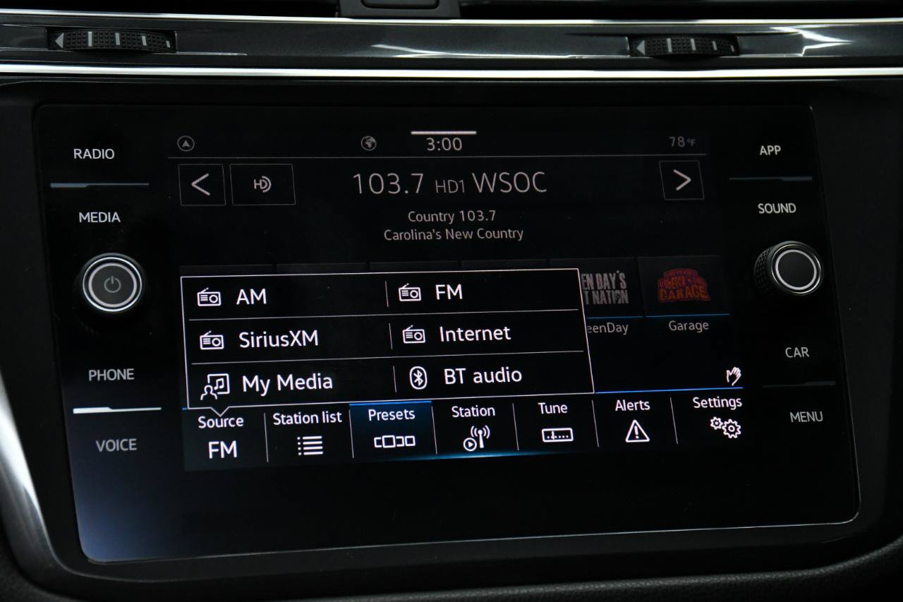 Used 2023 Volkswagen Tiguan SE R-Line FWD image 26