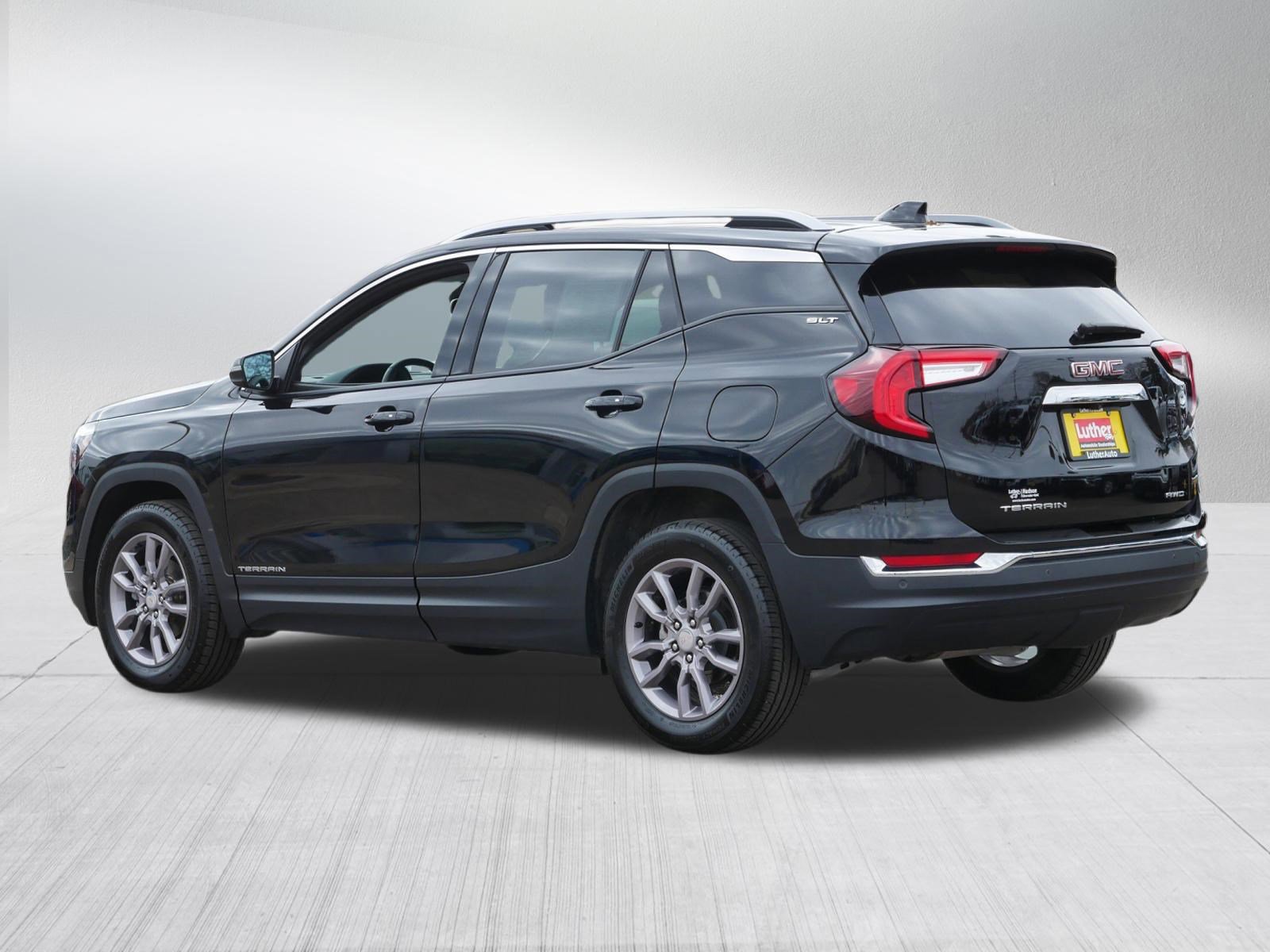 Used 2024 GMC Terrain SLT w/ Infotainment Package II image 5