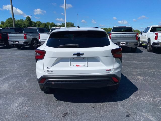 New 2026 Chevrolet Trax RS w/ Sunroof Package FWD image 6