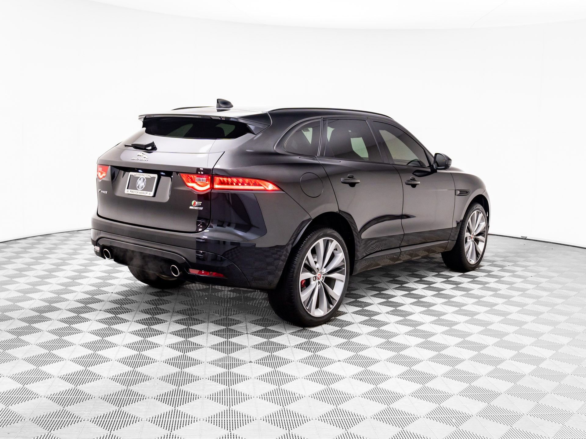 Used 2020 Jaguar F-PACE S image 5