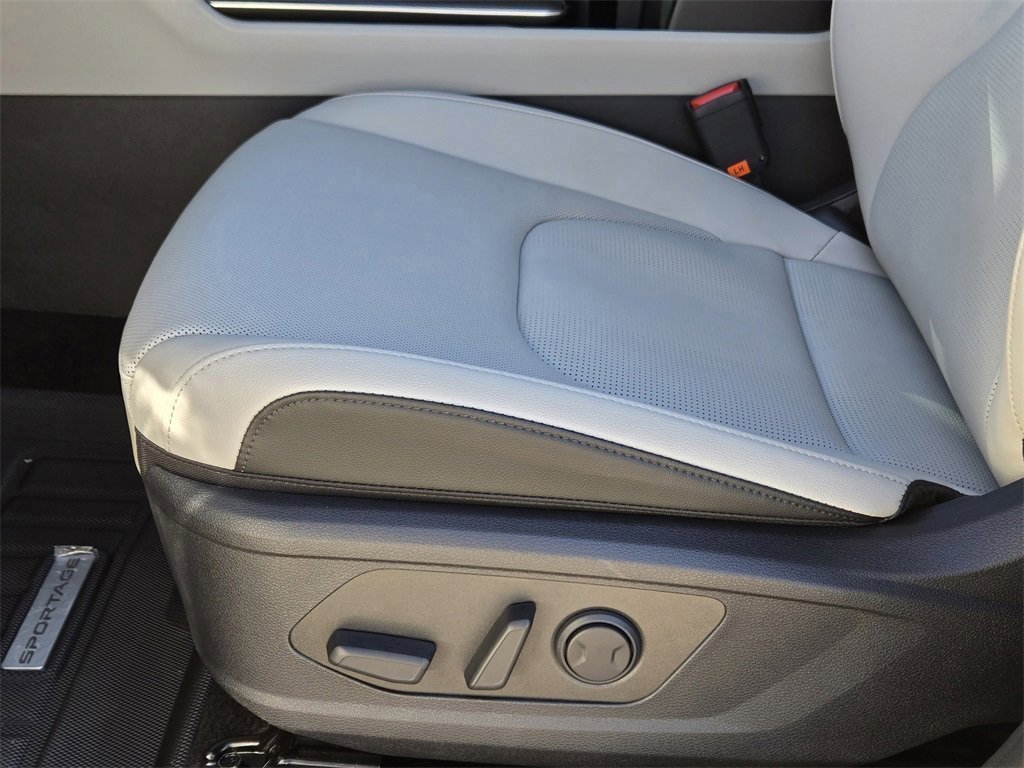 New 2026 Kia Sportage EX w/ EX Panorama Roof Package image 29