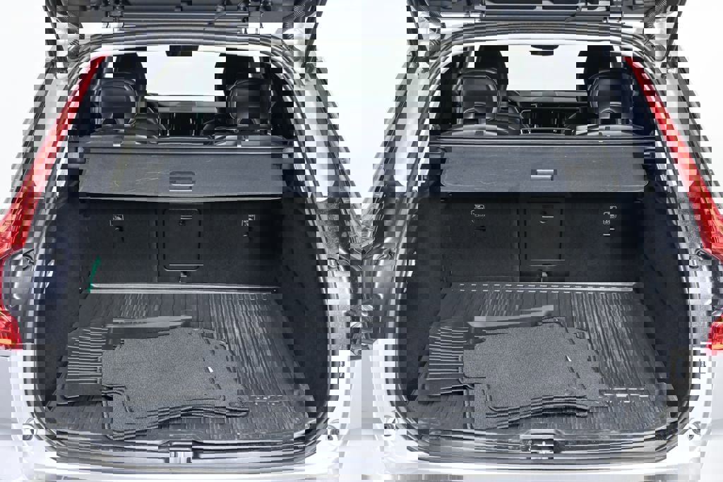 Certified 2024 Volvo XC60 B5 Core w/ Protection Package Premier AWD/4WD image 31