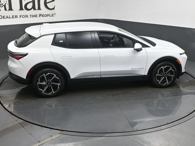 New 2026 Chevrolet Equinox EV LT FWD image 17