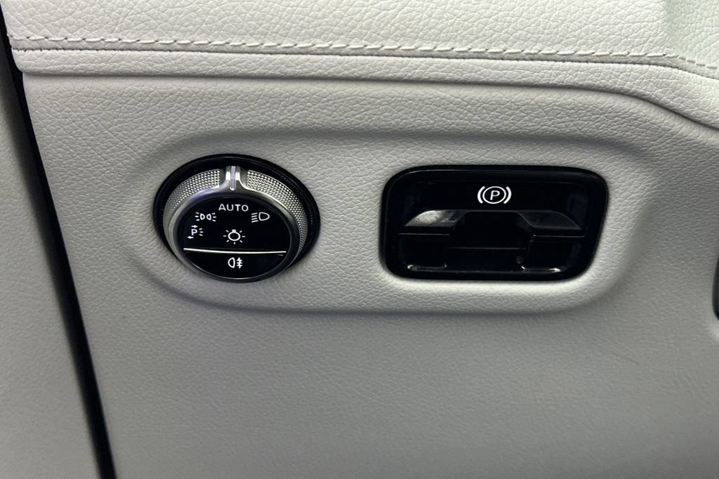 Certified 2026 Mercedes-Benz EQE 320+ SUV image 34