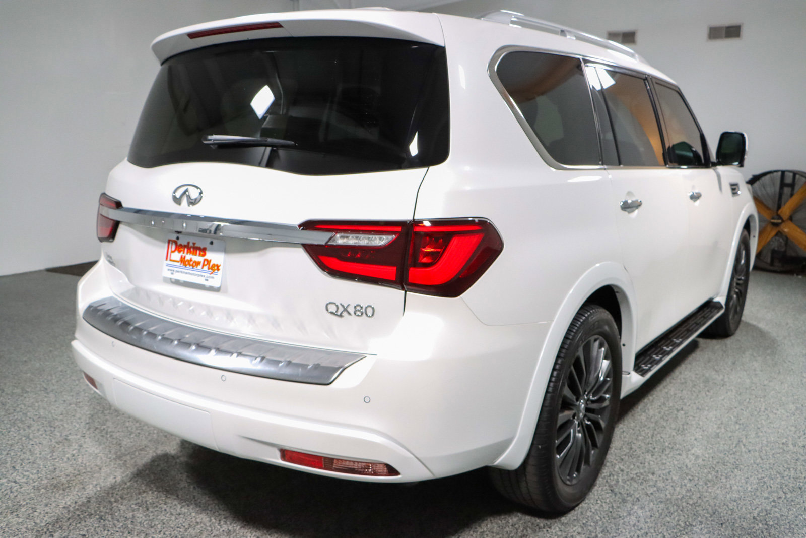 Used 2024 INFINITI QX80 Luxe w/ Cargo Package image 7