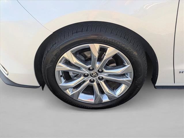 Used 2021 Toyota Sienna Platinum FWD image 22