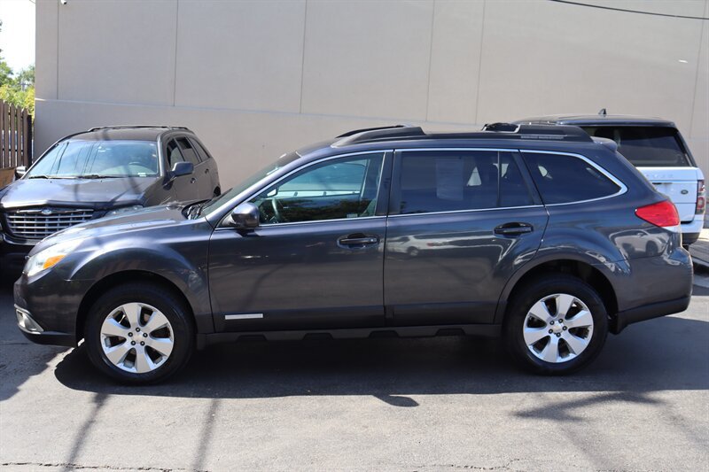 Used 2011 Subaru Outback 2.5i Limited AWD/4WD image 4
